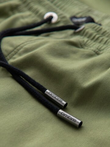 regular Pantaloni sportivi di Ombre in verde