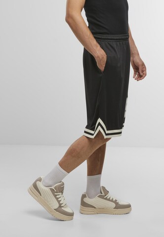 ROCAWEAR Regular Shorts 'Pro' in Schwarz