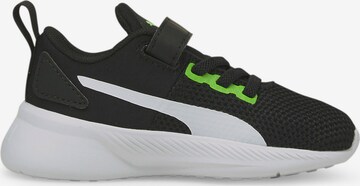 Sneaker de la PUMA pe verde