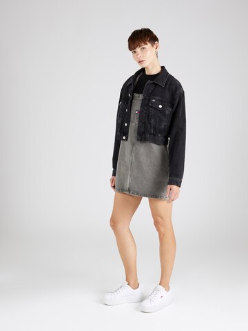 Tommy Jeans - Falda peto en gris