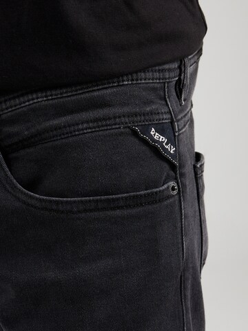 regular Jeans 'WILLBI' di REPLAY in nero