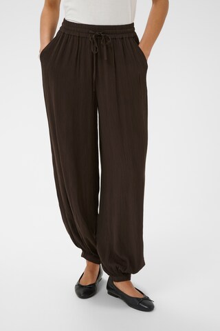 Pantalon 'KAMeredith' Kaffe en marron : devant