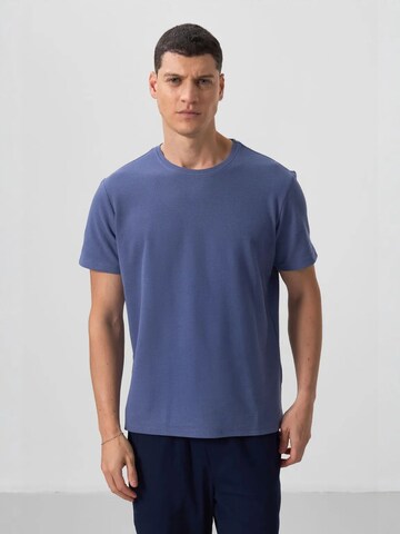 Tommy Life Shirt in Blue: front