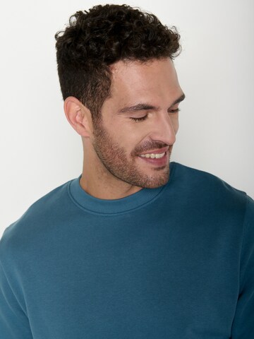 Sweat-shirt 'Wild Basic' GREENBOMB en bleu