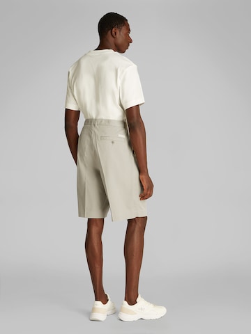 Regular Pantalon à plis Calvin Klein Jeans en gris