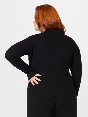 Pulover de la Calvin Klein Curve pe negru