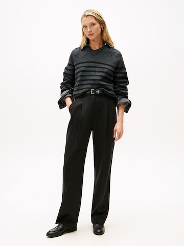TOMMY HILFIGER Regular Trousers in Black