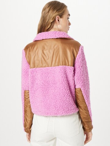 Monki - Sweatshirt em rosa