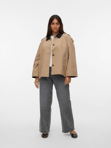 Veste mi-saison 'VMLucia ' Vero Moda Curve en marron : devant