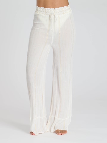 South Beach Regular Broek in Wit: voorkant