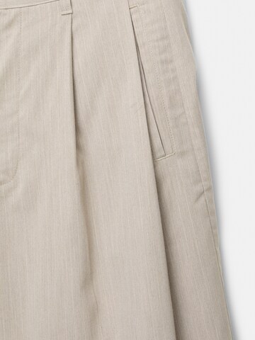 Pull&Bear Wide leg Pleat-front trousers in Beige