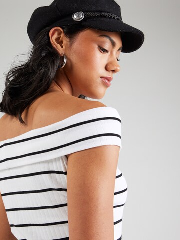 Haut 'PCMARGO' PIECES en blanc
