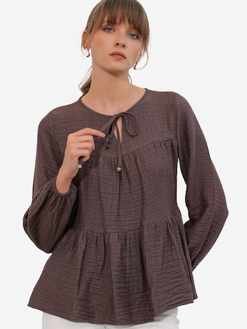 Bigdart - Blusa em castanho: frente
