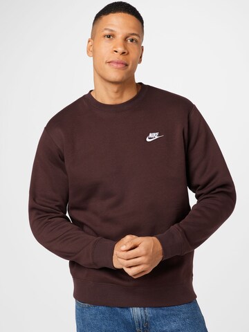 Regular fit Bluză de molton 'Club Fleece' de la Nike Sportswear pe maro: față