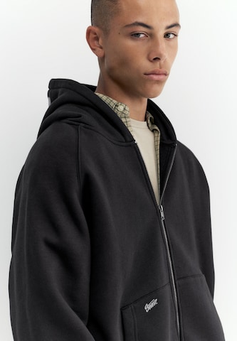 Pull&Bear Tepláková bunda 'STWD' - Čierna