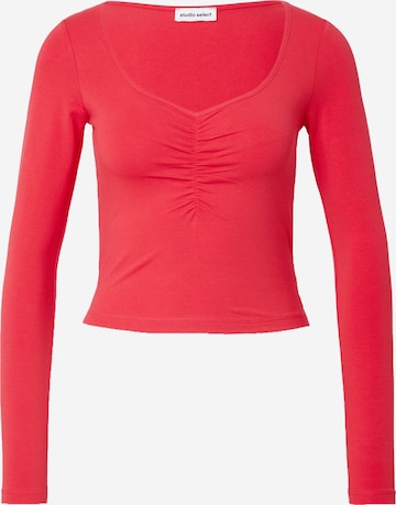 STUDIO SELECT Shirt in Red: front