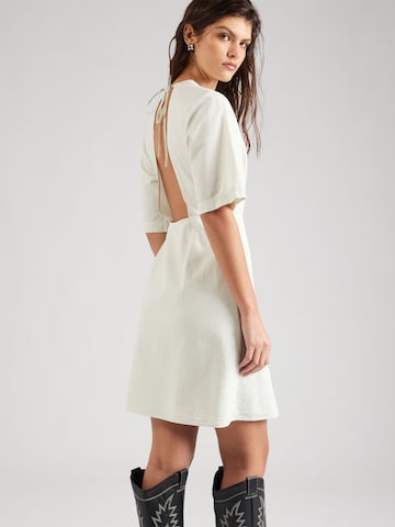 Robe Calvin Klein Jeans en blanc