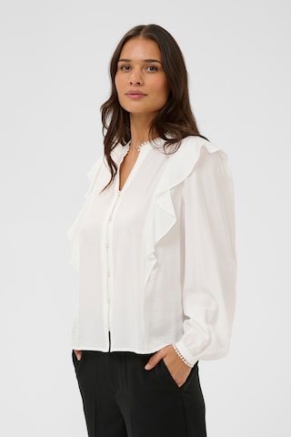 Chemisier 'KALiva' Kaffe en blanc