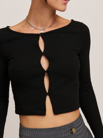 A LOT LESS Shirt 'Ronja' in Black