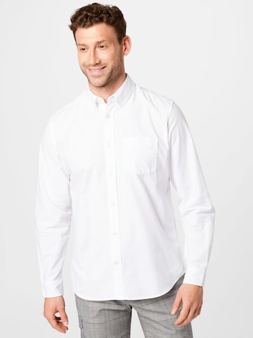 Coupe regular Chemise GAP en blanc : devant