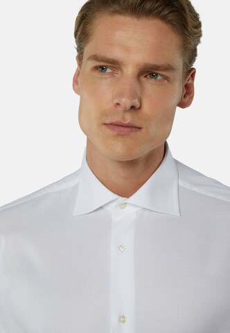 Coupe regular Chemise Boggi Milano en blanc