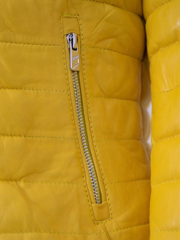 Jilani - Chaqueta de entretiempo 'Kova' en amarillo