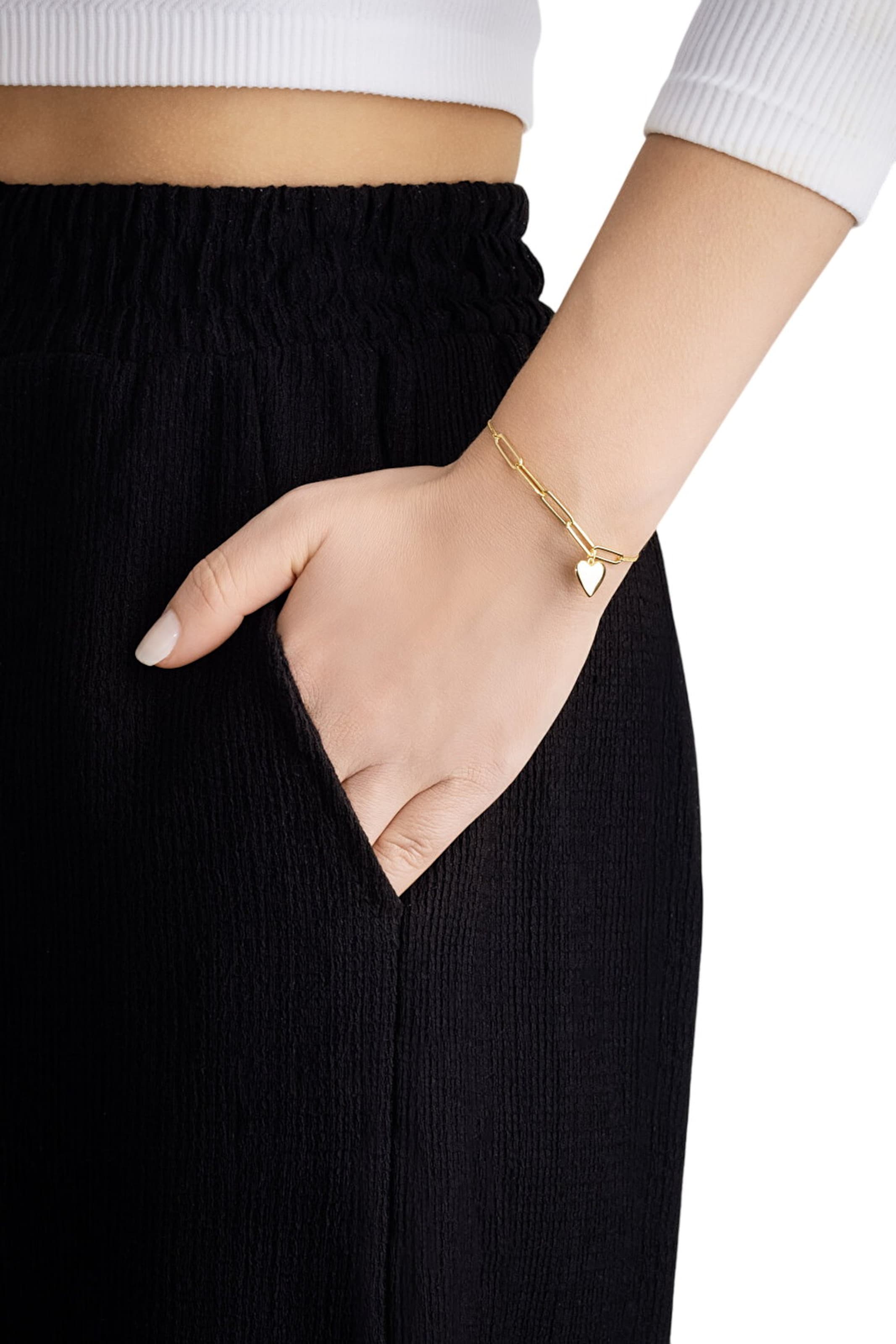So Chic Bracelet in Gold: front