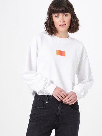 Calvin Klein Jeans Sweatshirt in Weiß: predná strana