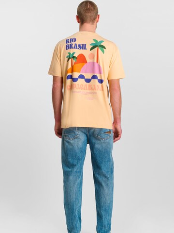 Le Temps Des Cerises Shirt in Geel