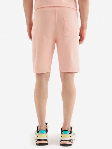 WESTMARK LONDON Regular Pants in Orange