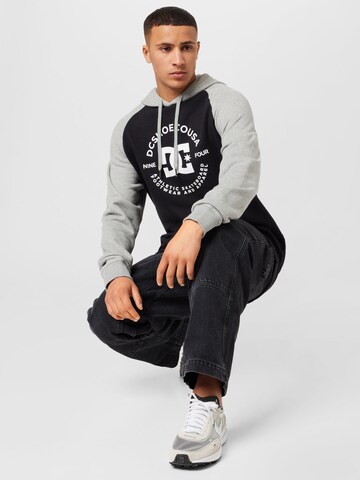 Sweat-shirt 'STAR PILOT' DC Shoes en noir