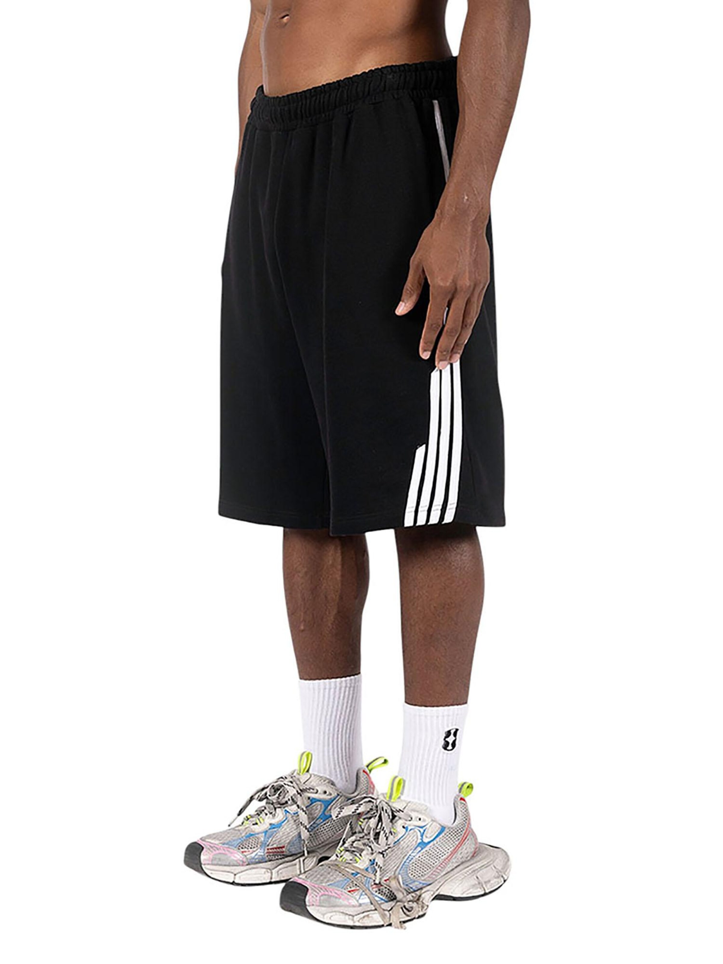 FAVELA Regular Workout Pants '4 Stripe' in Black: front