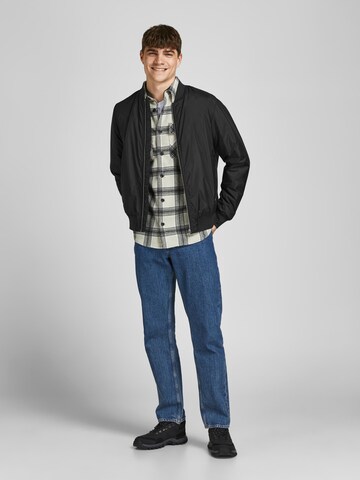 JACK & JONES - Chaqueta de entretiempo 'Clay' en negro