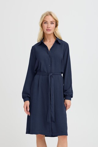 b.young - Vestido en azul: frente