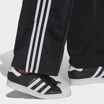 ADIDAS ORIGINALS Regular Trainingshose in Schwarz