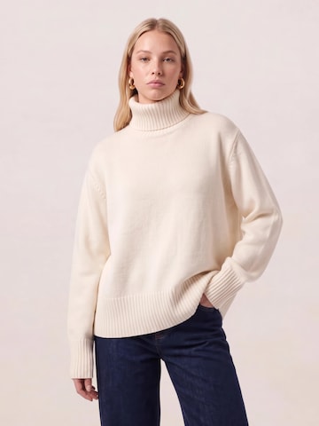 noar studios Pullover in Weiß: Vorderseite