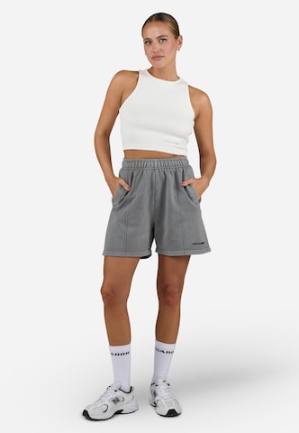 Pegador Loosefit Shorts in Grau