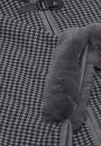 FRAULLY - Capa em cinzento