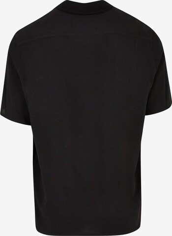 Urban Classics Comfort Fit Skjorte i sort