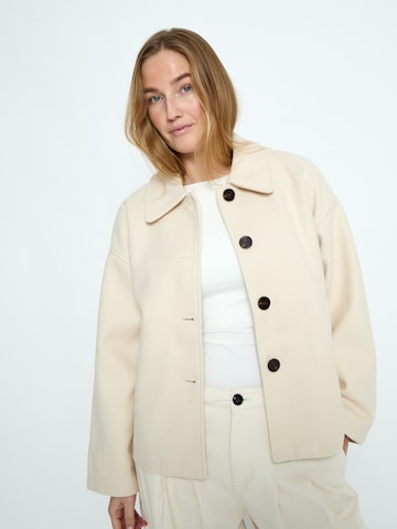 Peppercorn - Casaco meia-estação 'Cornelia' em bege