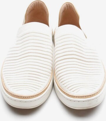 UGG Flats & Loafers in 38 in White