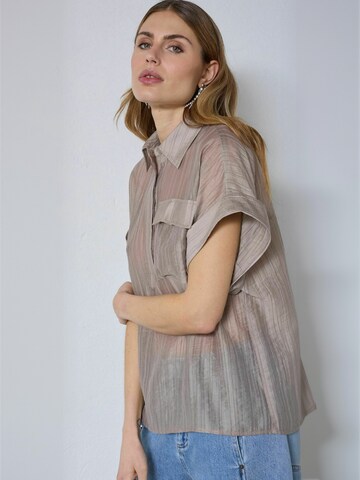co'couture - Blusa 'Reggie' en beige: frente
