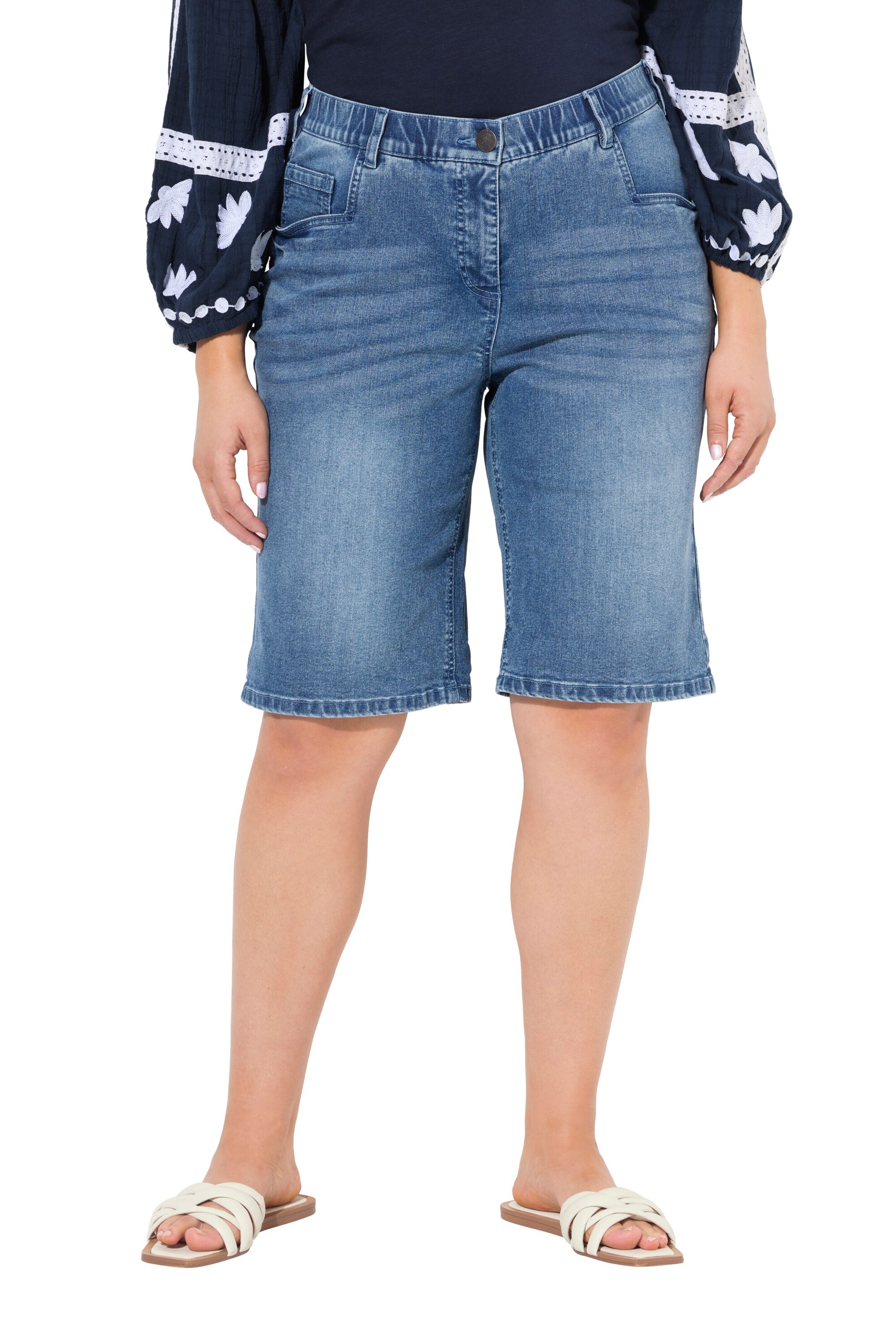 Ulla Popken Regular Jeans in Blau: Vorderseite