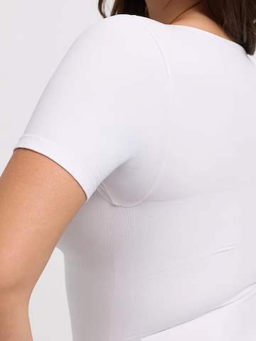 Body modellante 'Tshirt Sculpting Bodysuit with Slip' di cfab in bianco