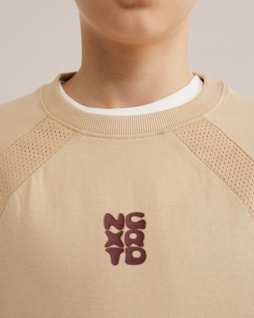 Tricou de la WE Fashion pe bej