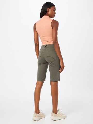 Coupe slim Jean Cartoon en vert