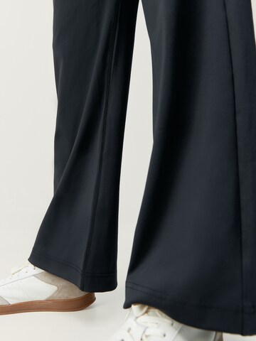 Born Living Yoga Flared Sports trousers 'Audrey ' in Grey