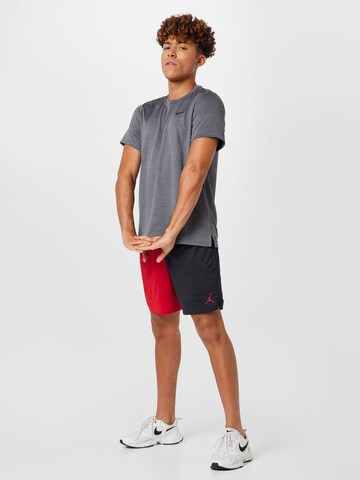 Jordan Regular Shorts in Rot