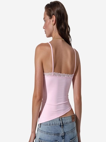 Busem Top 'Tanktops & Camis' in Roze