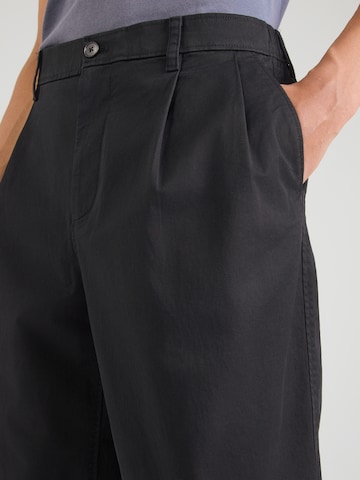 Calvin Klein Jeans Voľný strih Plisované nohavice - Čierna